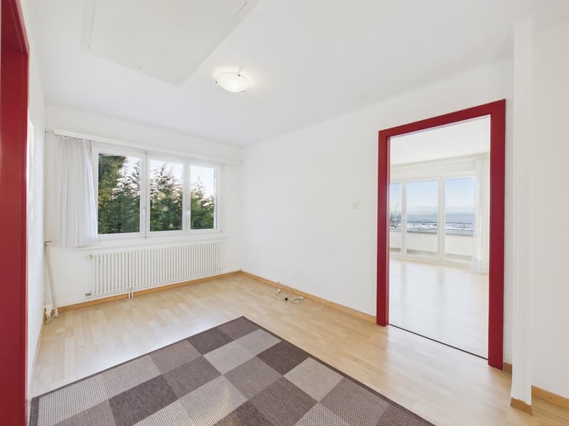 Geräumige 3,5-Zimmer-Villa mit atemberaubendem Blick in Villars-Burquin (10)