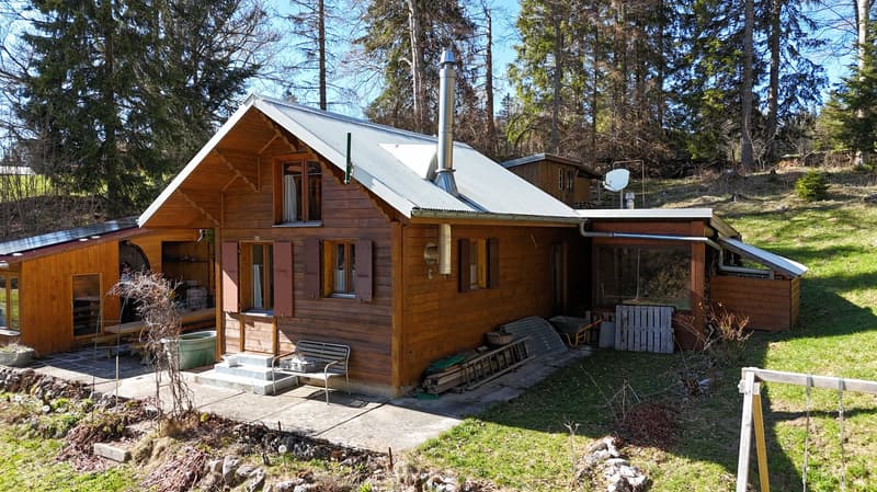 Sehr seltenes Objekt - Bergchalet mit Komfort in der Jura-Kette (1)