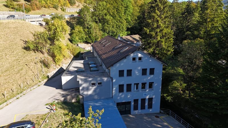 Bâtiment industriel/commercial à louer à Vallorbe (1)