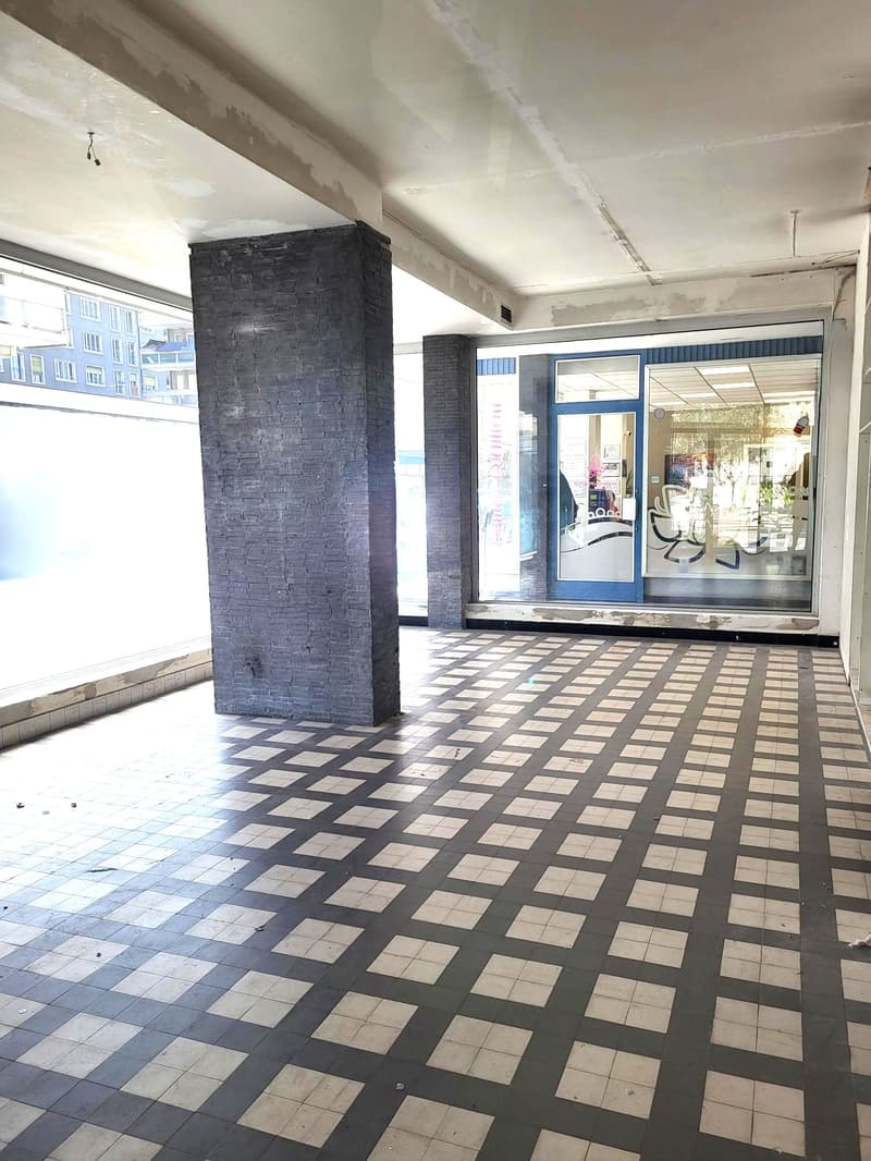 Arcade of about 127 m2 in Eaux-Vives (3)