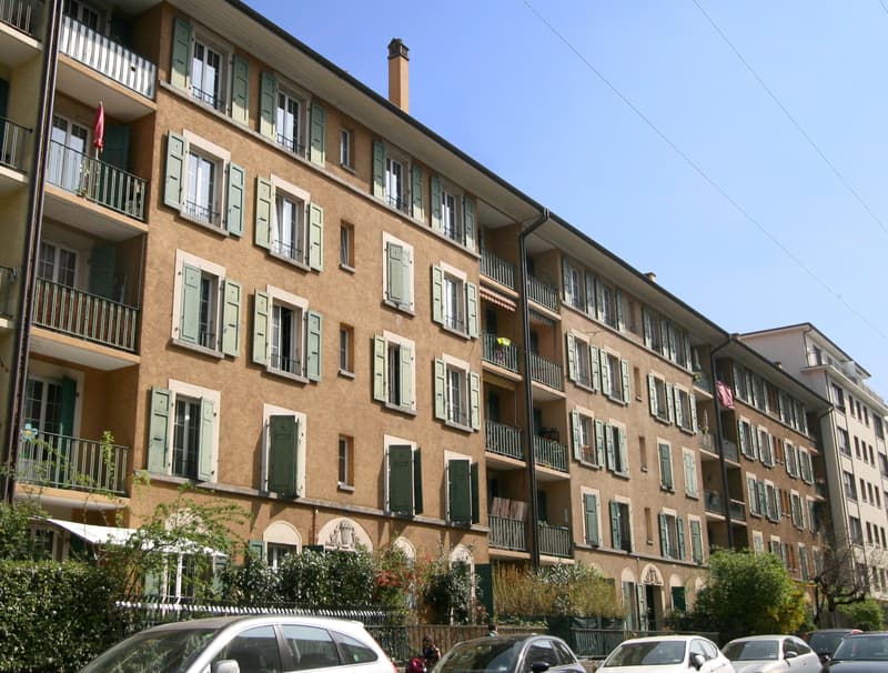 Appartamento di 4 locali con balcone alle Acacie (1)