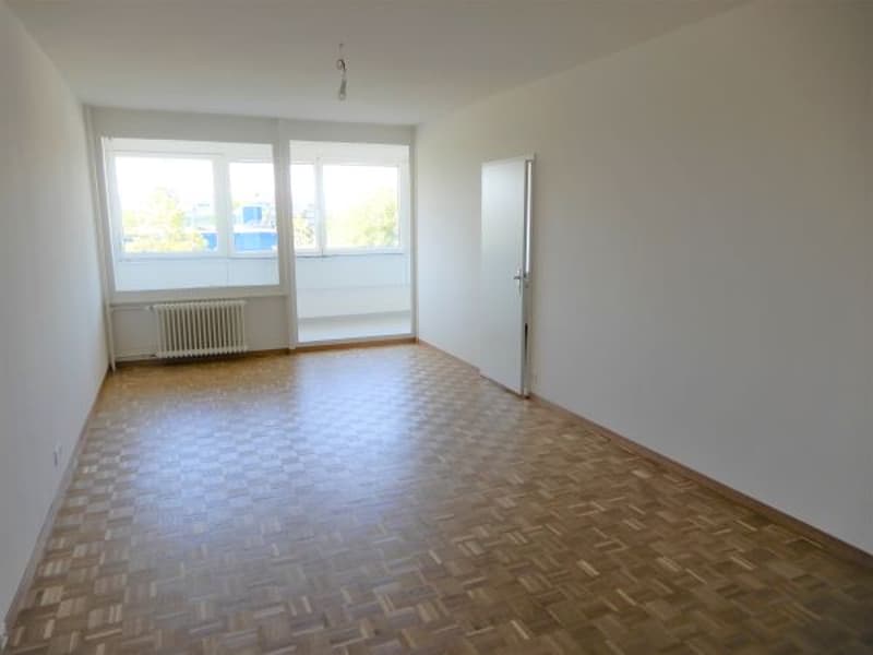 Wohnung mit 5 Zimmern und Balkon in Vernier (2)