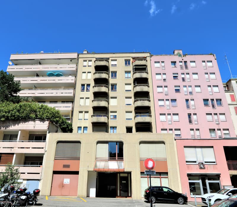 Appartement de 3 pièces avec balcon à Plainpalais (1)