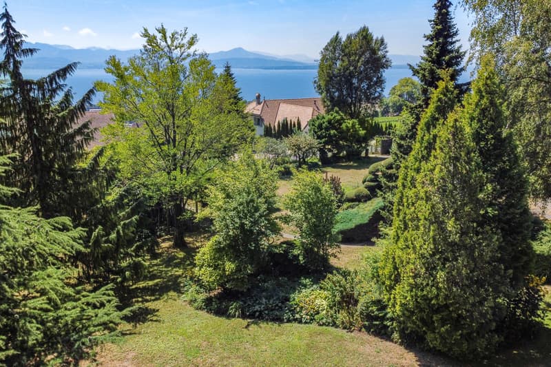 MAGNIFICENT BUILDING LAND OF 1349 M2 IN VILLA ZONE, WITH LAKE VIEW (4)