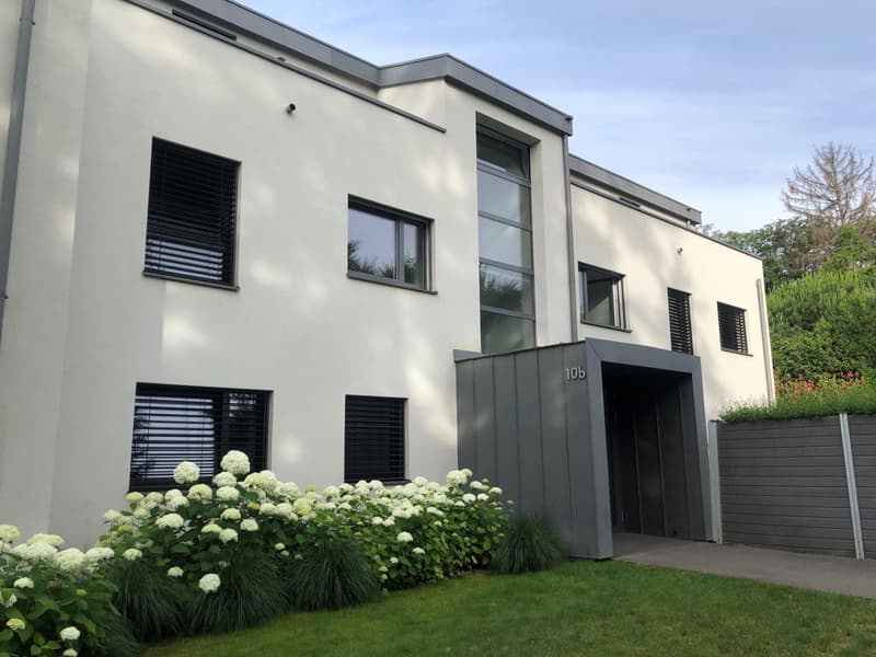 Vier-Zimmer-Wohnung mit großem Südbalkon in ruhiger Lage (2)