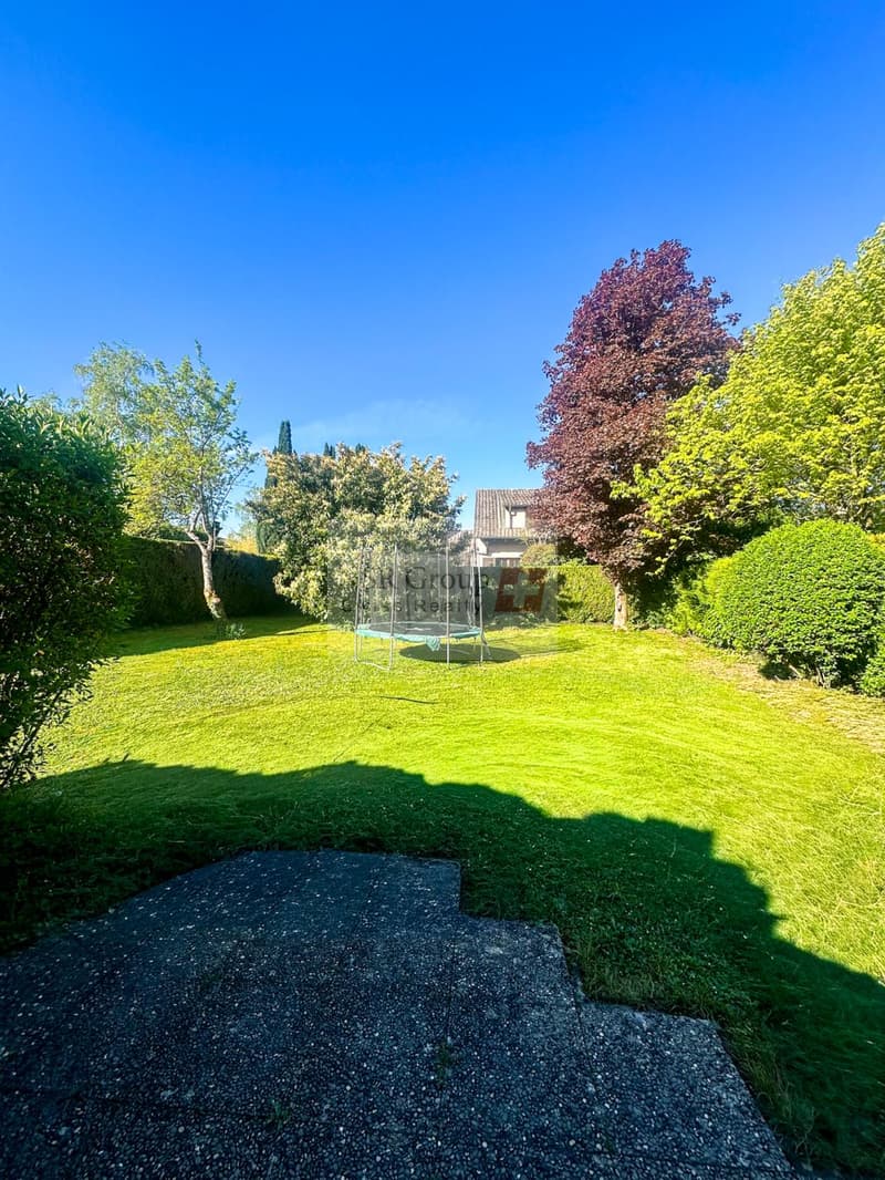 Belle maison familiale avec grand jardin à Veyrier (6)