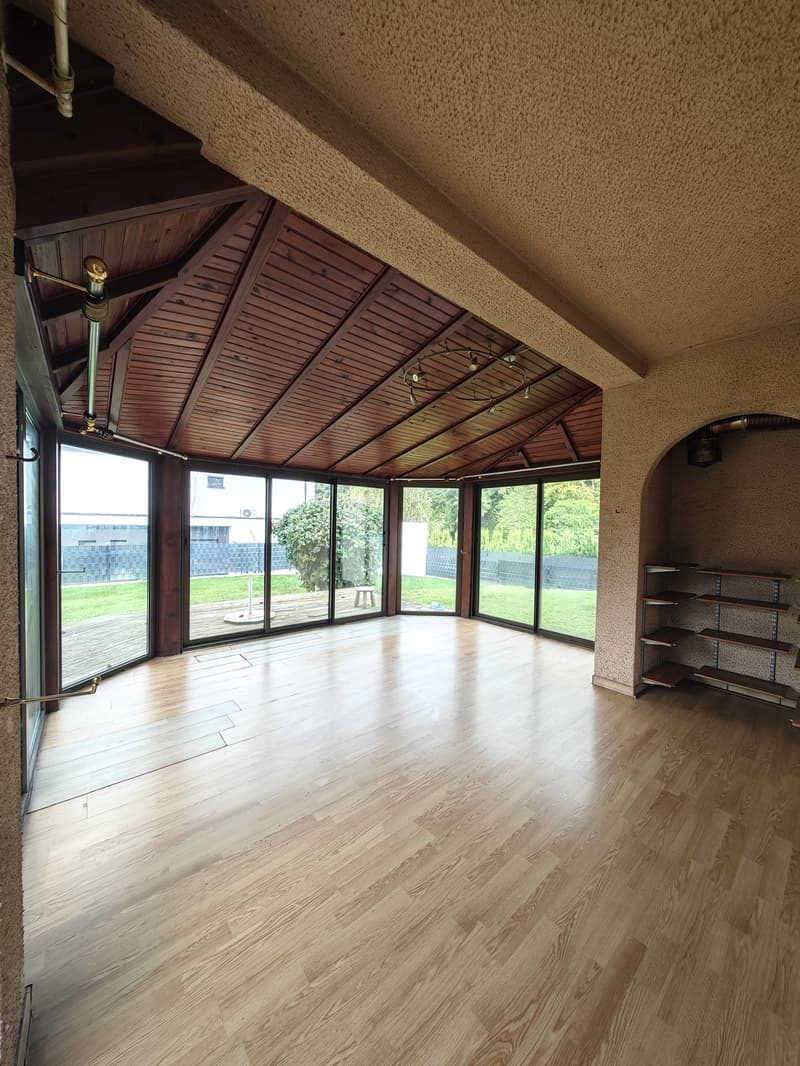 Geräumiges Familienhaus mit 162 m² auf 12,23 Ar Land (7)