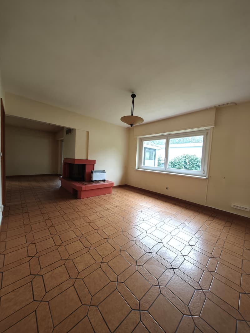 Geräumiges Familienhaus mit 162 m² auf 12,23 Ar Land (8)