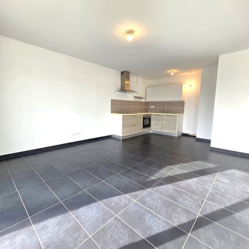 F3 of 58.88m² close to the village center (2)