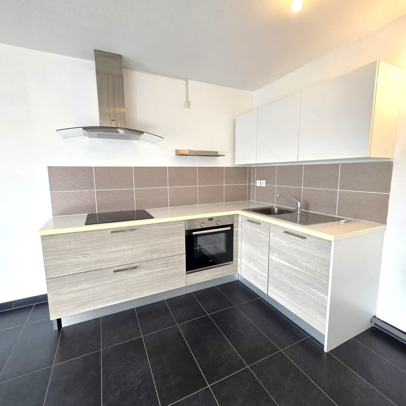 F3 of 58.88m² close to the village center (3)