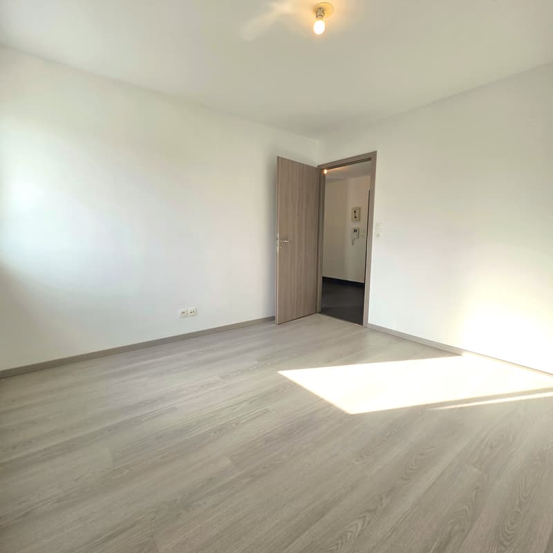 F3 of 58.88m² close to the village center (6)