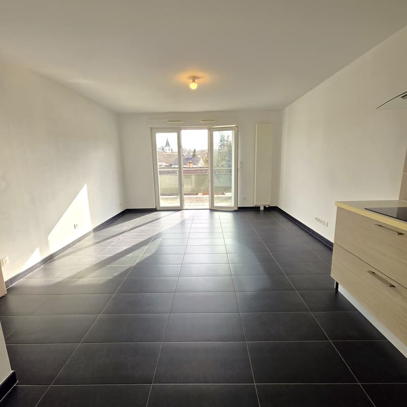 F3 of 58.88m² close to the village center (1)