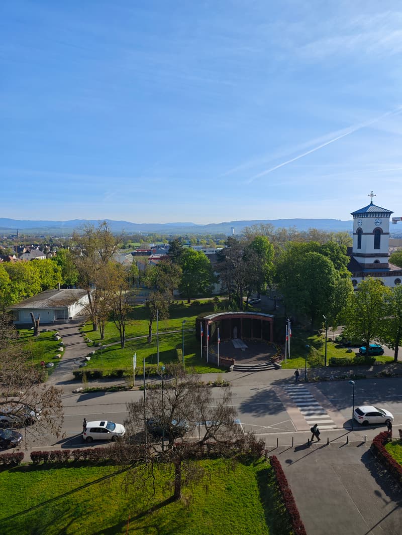 Guaranteed to charm: 3-room apartment renovated with balcony close to the Swiss border (8)