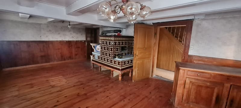 Bauernhof mit Nebengebäuden und Scheune (5)