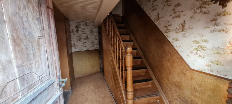 Bauernhof mit Nebengebäuden und Scheune (8)