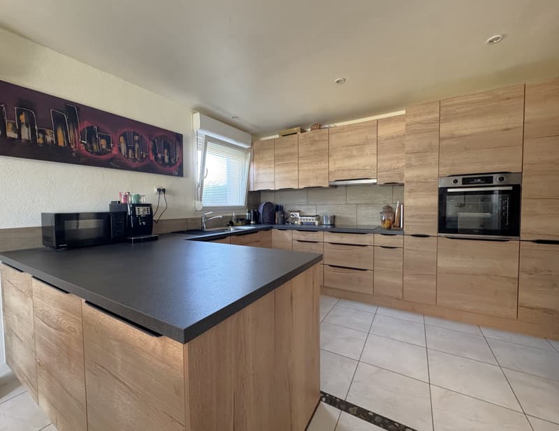Duplex-Wohnung mit 4 Zimmern, Garten und Garage (4)