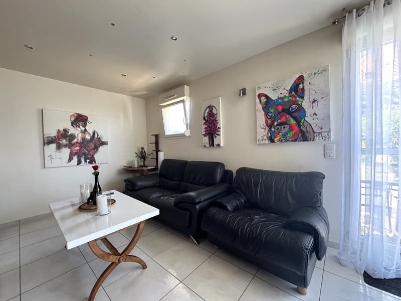 Duplex-Wohnung mit 4 Zimmern, Garten und Garage (2)