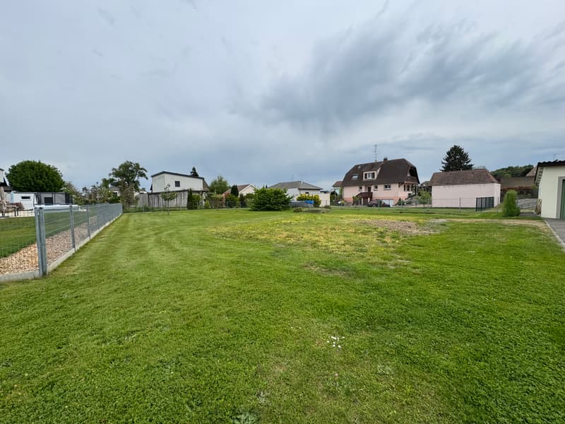 Baugrund, nur zwei Schritte von der Schweizer Grenze entfernt (1)