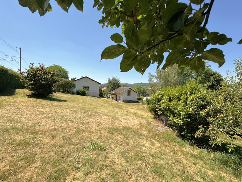 Familienvilla mit großem Potenzial, 156 m² mit großem Grundstück und freier Aussicht (13)