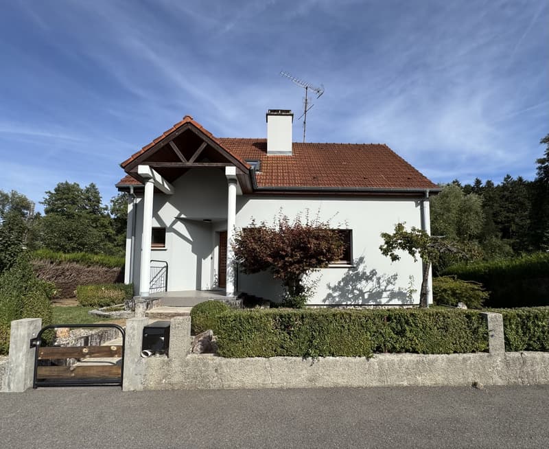 Jolie maison dans un cadre bucolique (11)