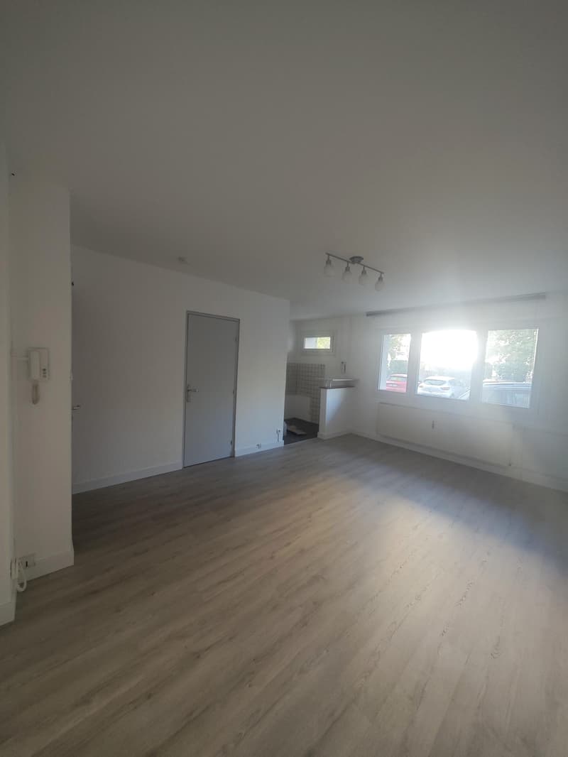 Studio de 24,89 m² avec cave, idéalement situé à proximité de toutes les commodités. (3)