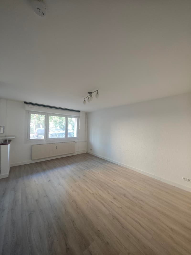 Studio de 24,89 m² avec cave, idéalement situé à proximité de toutes les commodités. (2)