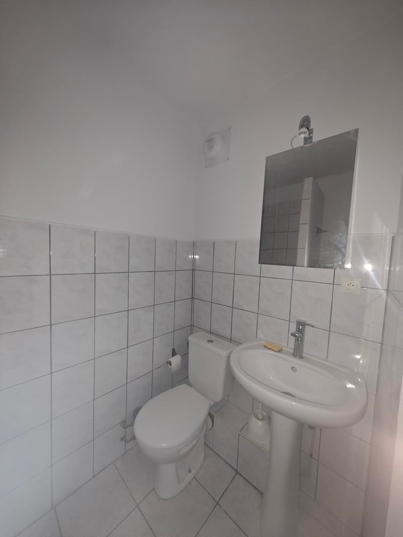 Studio de 24,89 m² avec cave, idéalement situé à proximité de toutes les commodités. (6)