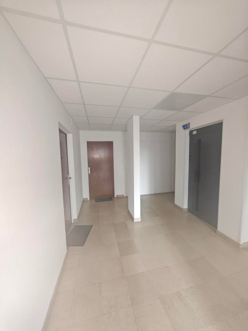 Studio de 24,89 m² avec cave, idéalement situé à proximité de toutes les commodités. (7)