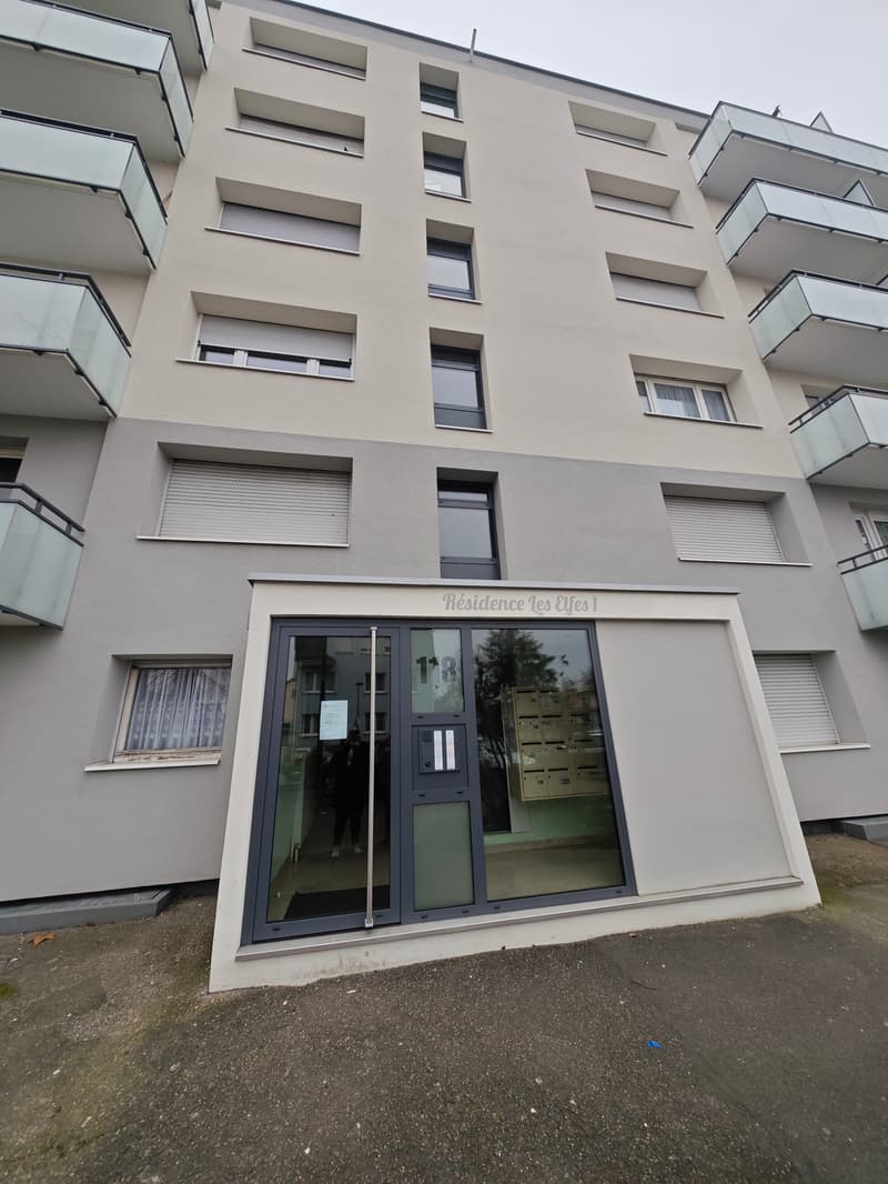 Studio de 24,89 m² avec cave, idéalement situé à proximité de toutes les commodités. (1)