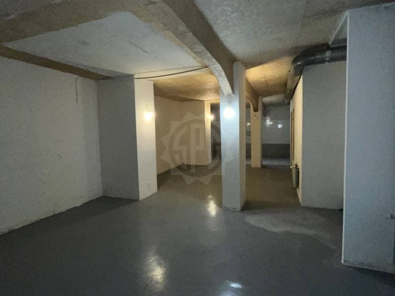 Großer Lagerbereich - Genf (1)