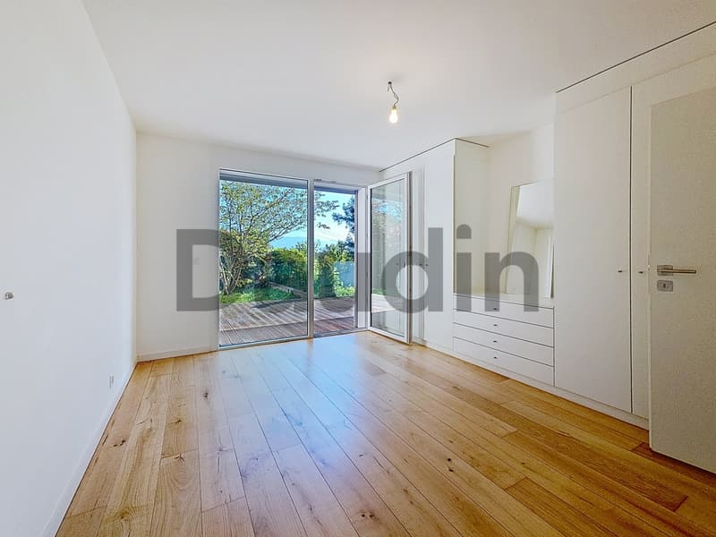 Individual villa with 14 rooms, completely renovated (7)