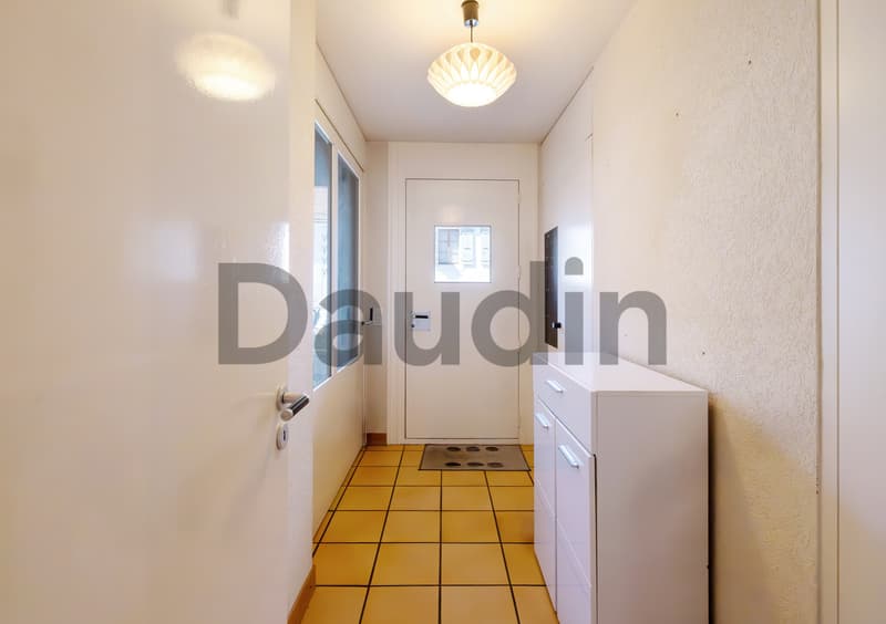 Duplex de 6 pièces en rez-de-jardin au coeur de la campagne genevoise (5)