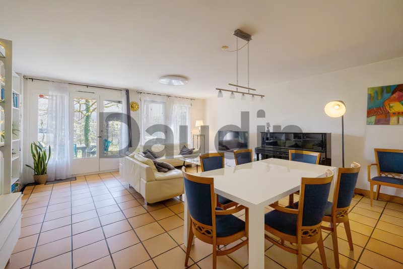 Duplex de 6 pièces en rez-de-jardin au coeur de la campagne genevoise (1)