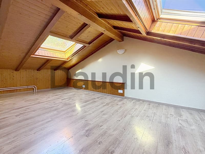 Villa mitoyenne de 7 pièces avec jardin à rénover (8)