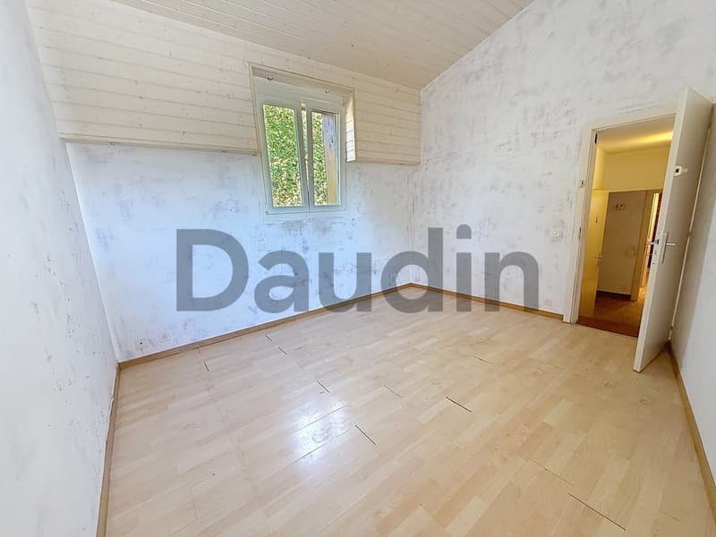 Villa mitoyenne de 7 pièces avec jardin à rénover (6)