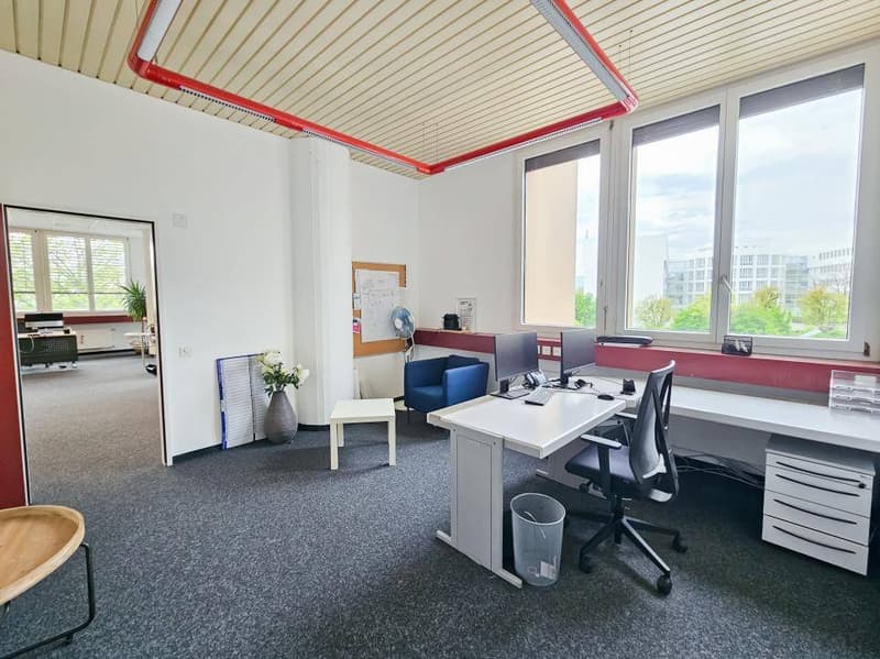 Offices/craftsmanship on the 1st floor 234m² for sale with 6 indoor parking spaces (5)