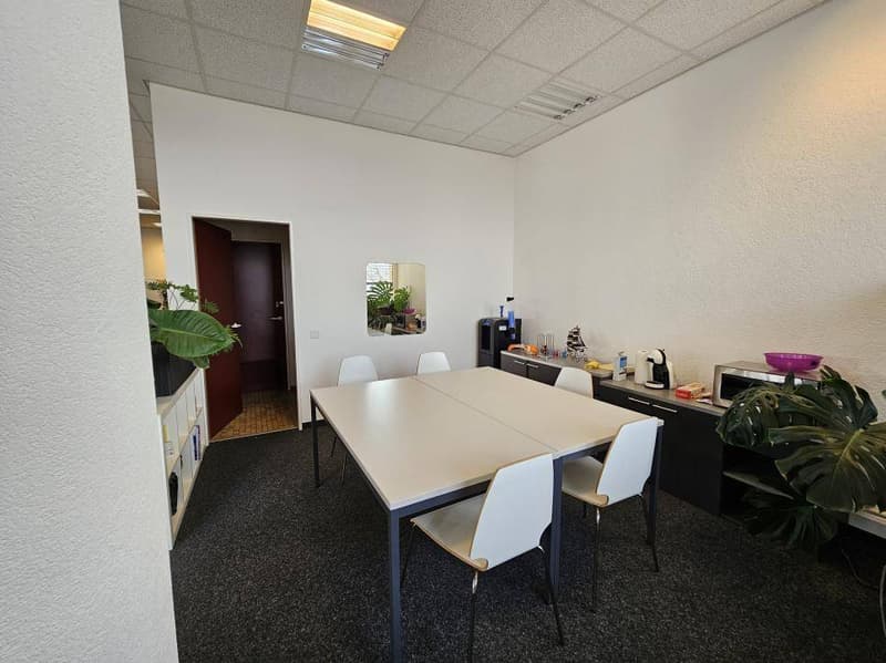 Bureaux/artisanal au 1er étage 234m² à vendre avec 6 places de parking intérieures (3)