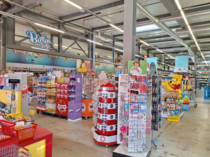 Zu Vermieten: Gewerbefläche in Etoy – Strategische Lage (2)