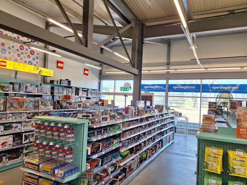 Zu Vermieten: Gewerbefläche in Etoy – Strategische Lage (4)