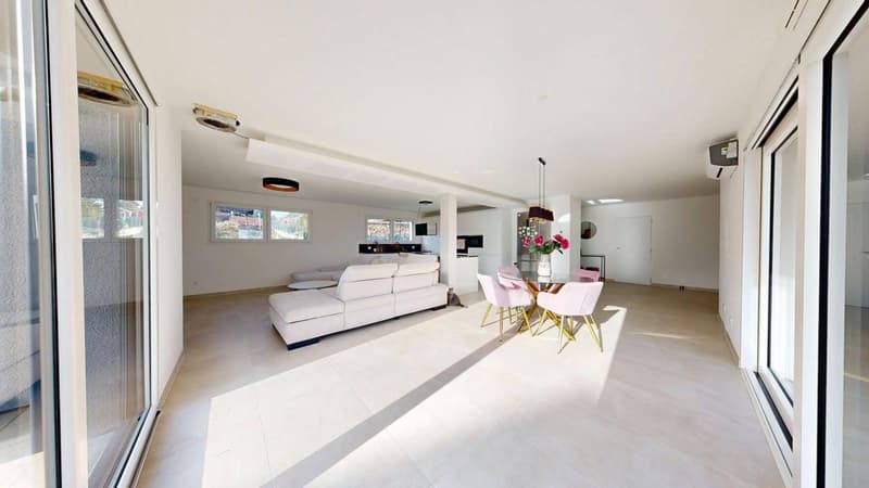 Maison à étage unique moderne avec finitions de haute qualité et vues ouvertes (3)