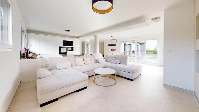 Maison à étage unique moderne avec finitions de haute qualité et vues ouvertes (2)