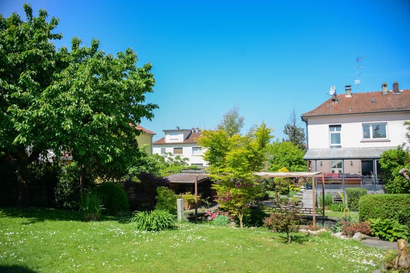 Giardino paesaggistico – Piscina – Area benessere – Huningue (6)