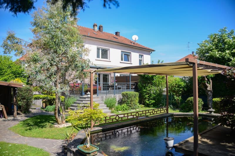 Giardino paesaggistico – Piscina – Area benessere – Huningue (1)
