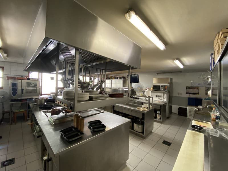 Café-Restaurant de Caractère à Vendre à Hesingue – 430 m² de Charme Alsacien (3)