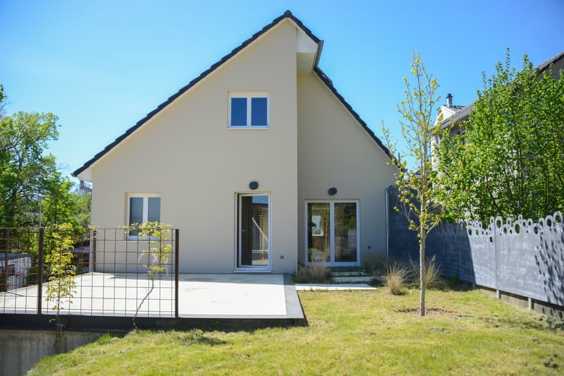 Einfamilienhaus in Buschwiller. 179 m², 6 Zimmer, 4 Schlafzimmer. (4)