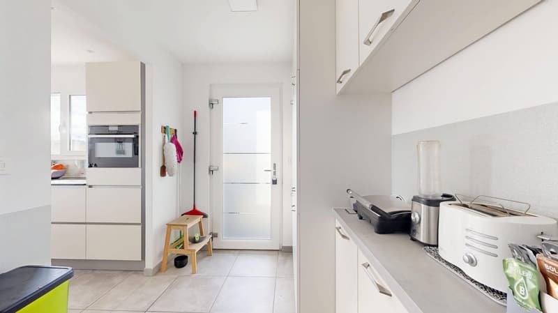 Modern, networked single-family house (3)