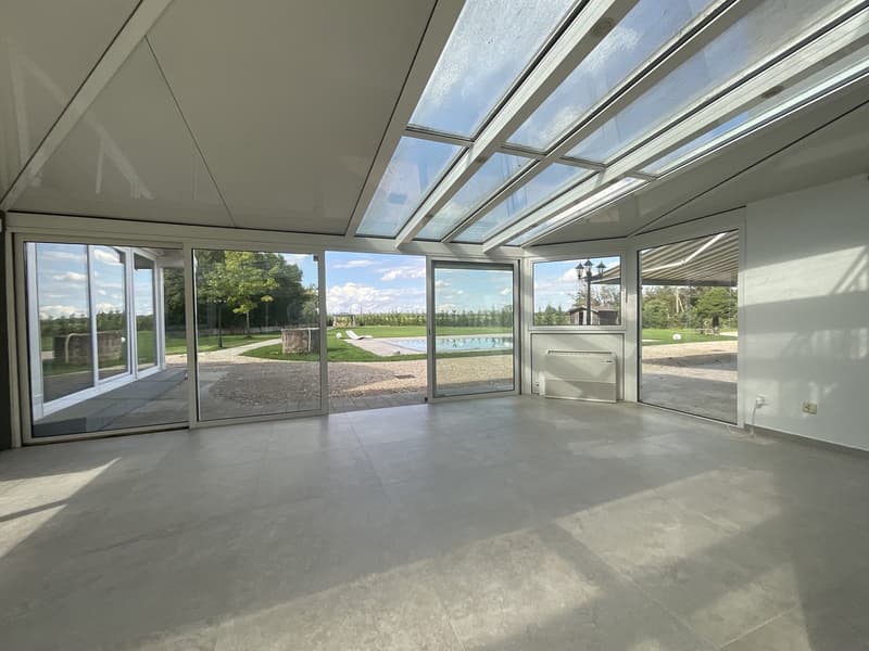 Außergewöhnliche Villa mit Gästehaus, Wellnessbereich und großem Park (9)