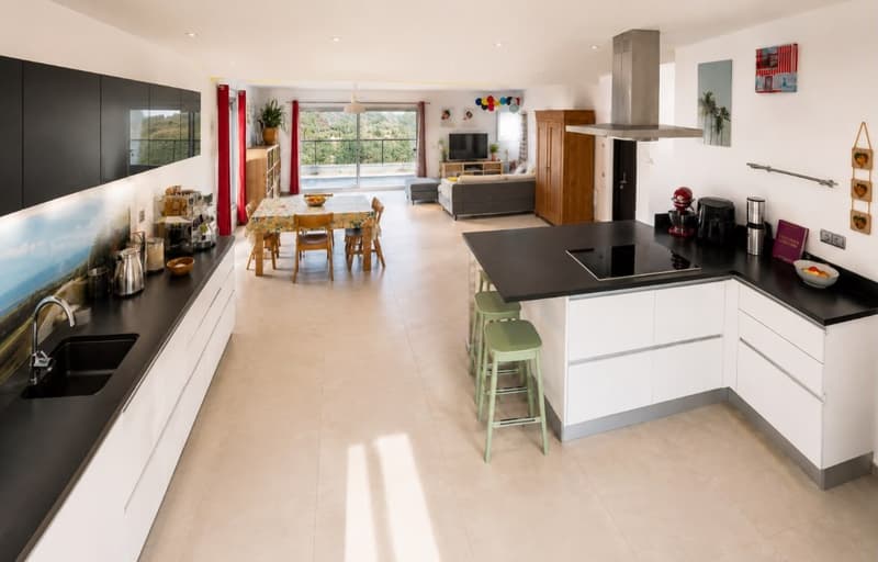 202 M² D'ESPACE HABITABLE SUR 20,76 AR DE TERRAIN – VUE 360° – À SEULEMENT 15 MINUTES DE BÂLE (4)