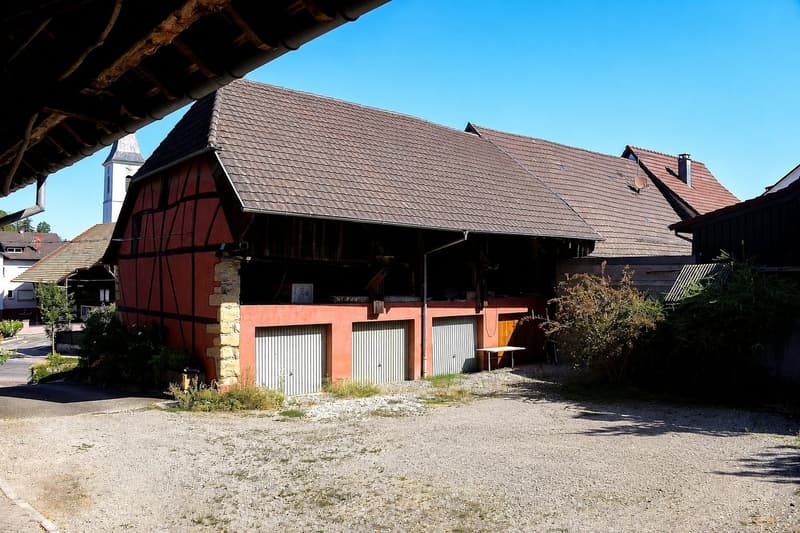 Authentic Alsatian House with Outbuildings and 1,261 m² Plot in the Heart of Hégenheim (14)
