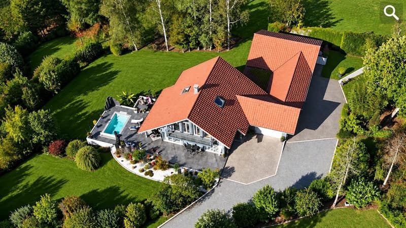 Contemporary 160 m² chalet on 1.56 hectares of land with equestrian facilities (1)